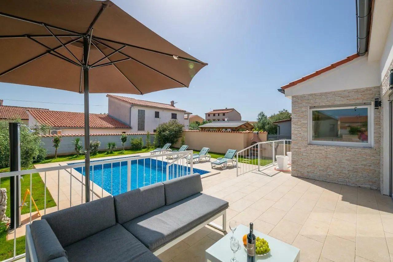 Villa Marema Pula 0*,